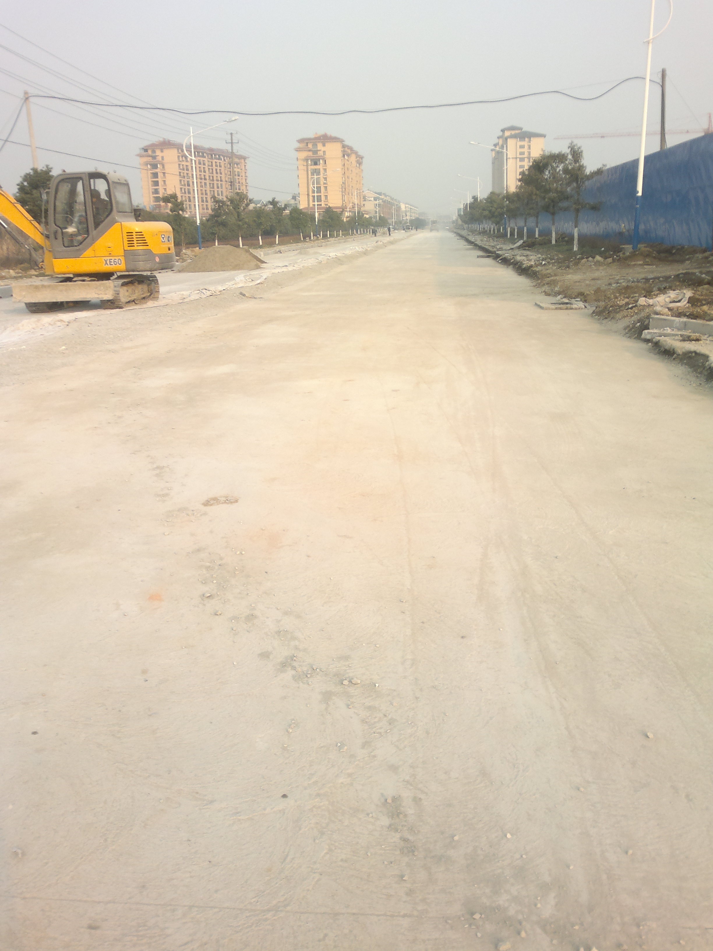 鄭陸鎮(zhèn)鎮(zhèn)南路、迎賓路白改黑工程